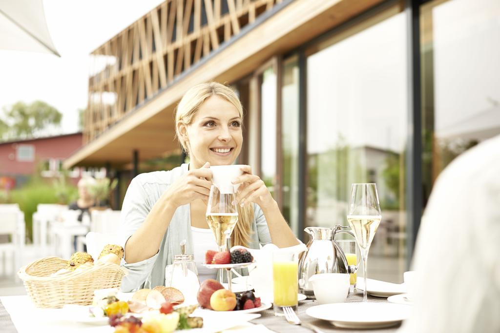 Hotel Bora Hotsparesort Radolfzell am Bodensee Exterior photo